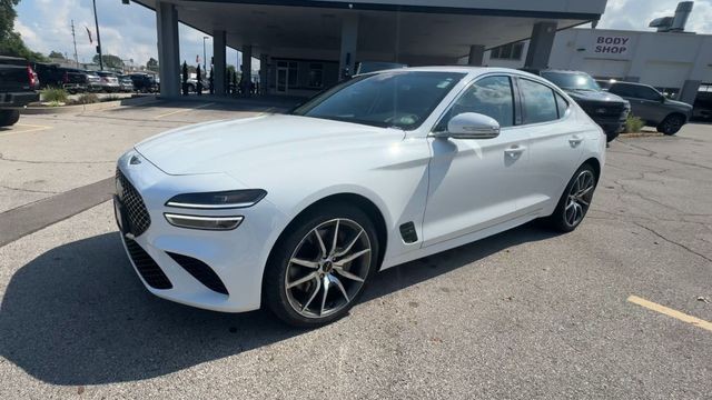 Genesis G70 Vehicle Full-screen Gallery Image 05