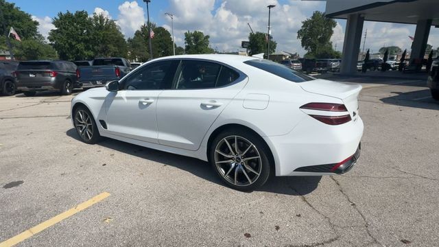 Genesis G70 Vehicle Full-screen Gallery Image 07
