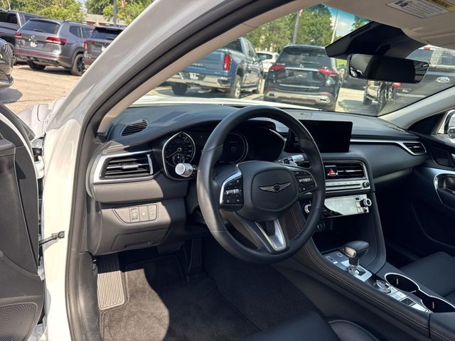 Genesis G70 Vehicle Full-screen Gallery Image 13