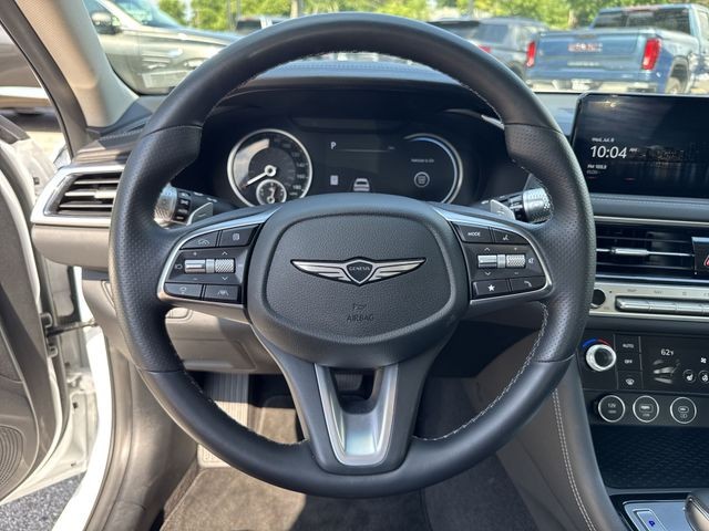 Genesis G70 Vehicle Full-screen Gallery Image 14