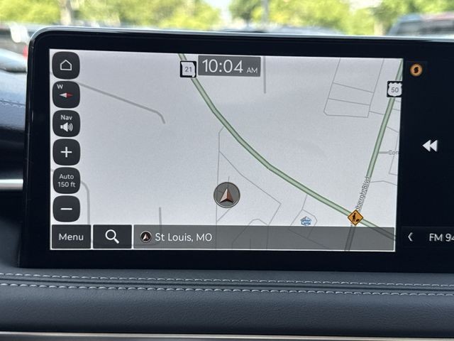 Genesis G70 Vehicle Full-screen Gallery Image 18