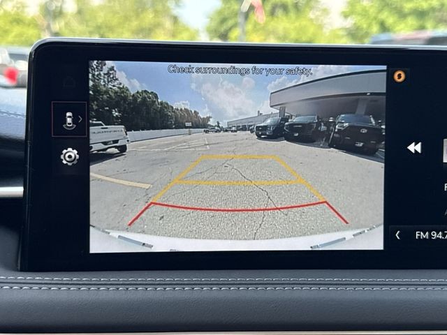 Genesis G70 Vehicle Full-screen Gallery Image 19