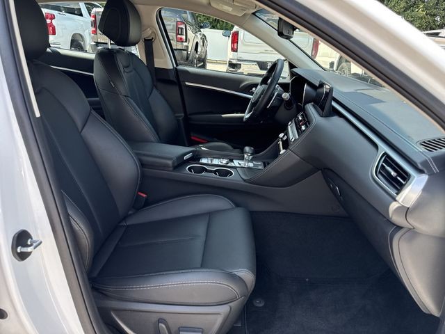 Genesis G70 Vehicle Full-screen Gallery Image 31