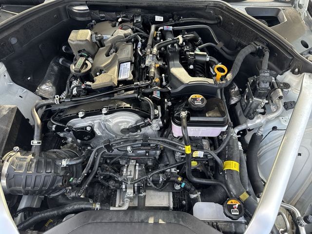 Genesis G70 Vehicle Full-screen Gallery Image 33