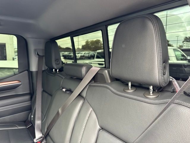 GMC Sierra 1500 Vehicle Full-screen Gallery Image 11