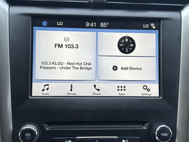 Ford Fusion Vehicle Full-screen Gallery Image 17