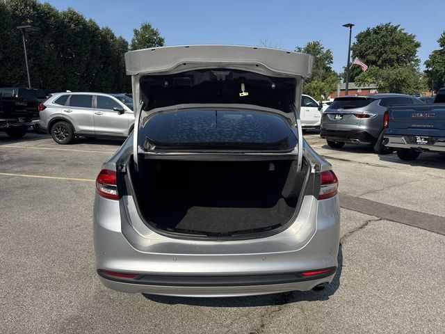 Ford Fusion Vehicle Full-screen Gallery Image 29