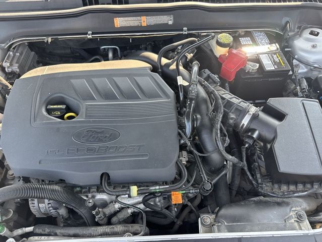 Ford Fusion Vehicle Full-screen Gallery Image 33