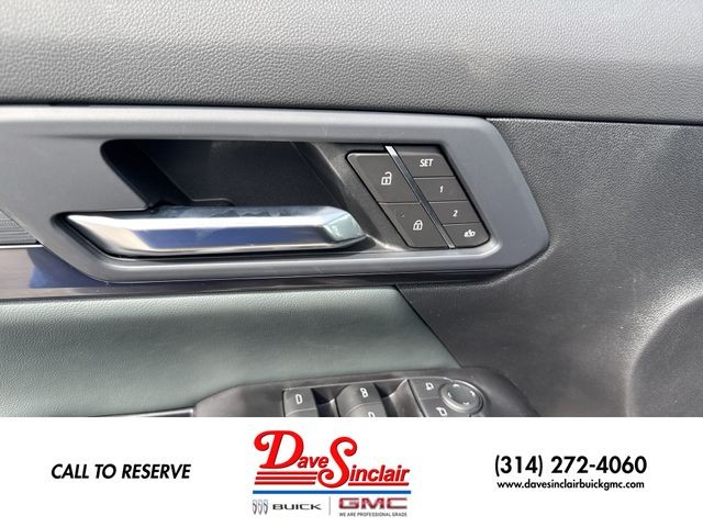 GMC Terrain Vehicle Full-screen Gallery Image 13