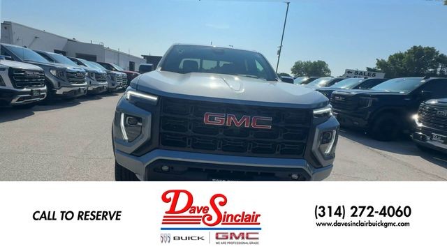GMC Canyon Vehicle Full-screen Gallery Image 03