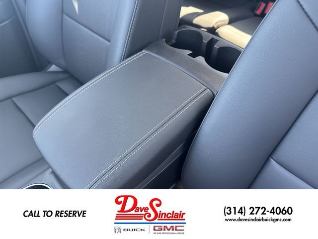 GMC Canyon Vehicle Full-screen Gallery Image 21