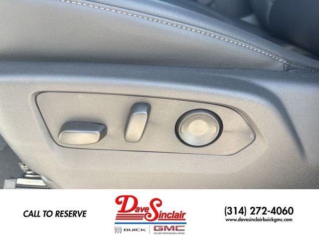 GMC Sierra 1500 Vehicle Full-screen Gallery Image 12