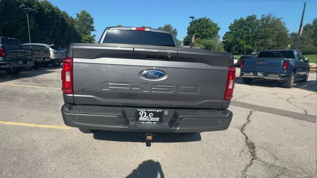 Ford F-150 Vehicle Full-screen Gallery Image 09
