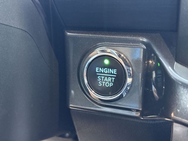 Ford F-150 Vehicle Full-screen Gallery Image 21
