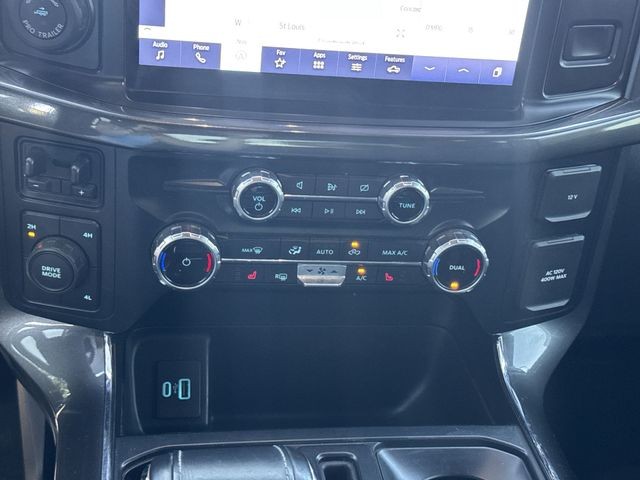Ford F-150 Vehicle Full-screen Gallery Image 22