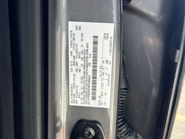 Ford F-150 Vehicle Full-screen Gallery Image 37