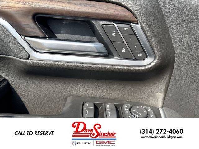 GMC Sierra 3500HD Vehicle Full-screen Gallery Image 13