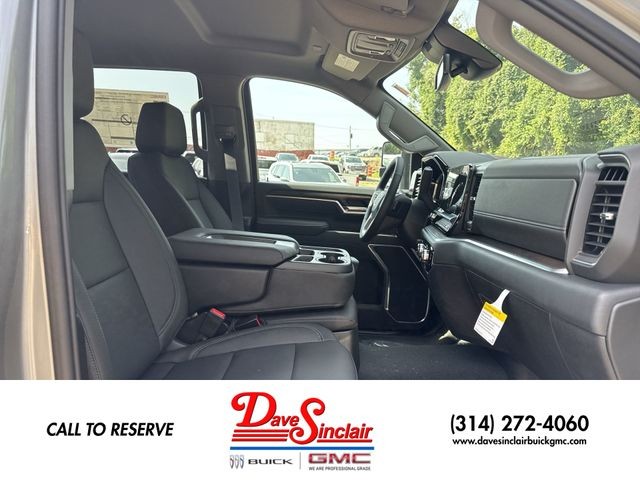 GMC Sierra 3500HD Vehicle Full-screen Gallery Image 24