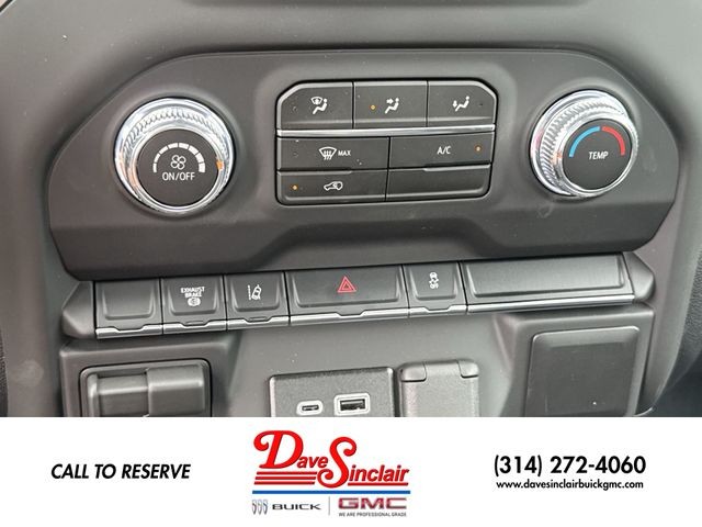 GMC Sierra 2500HD Vehicle Full-screen Gallery Image 18