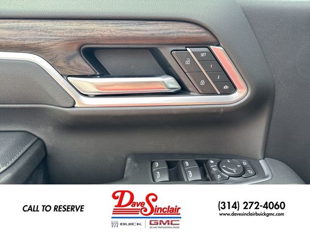 GMC Sierra 2500HD Vehicle Full-screen Gallery Image 13