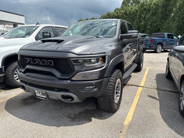 Ram 1500 Vehicle Full-screen Gallery Image 02