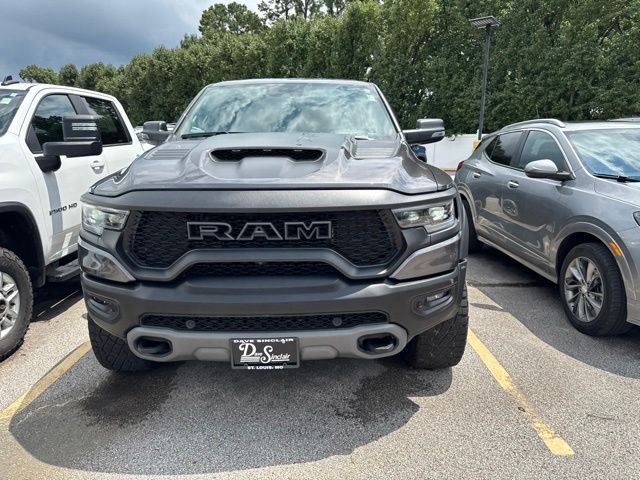 Ram 1500 Vehicle Full-screen Gallery Image 05