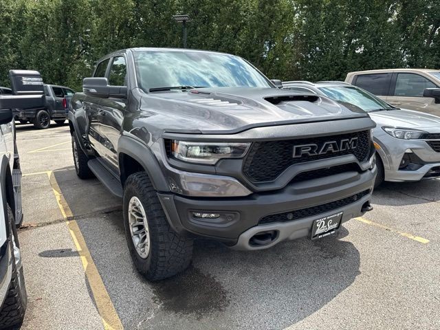 Ram 1500 Vehicle Full-screen Gallery Image 09