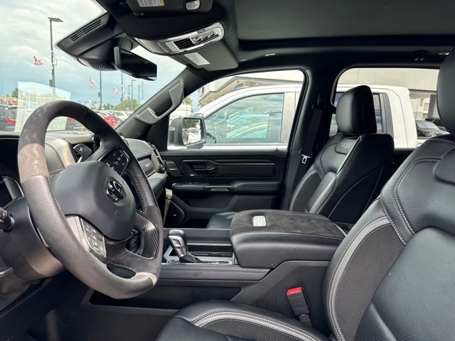 Ram 1500 Vehicle Full-screen Gallery Image 18