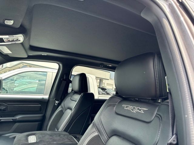 Ram 1500 Vehicle Full-screen Gallery Image 19