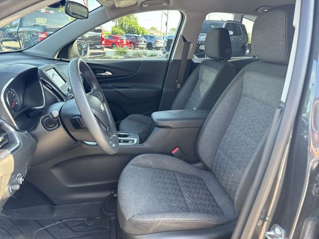 Chevrolet Equinox Vehicle Full-screen Gallery Image 22