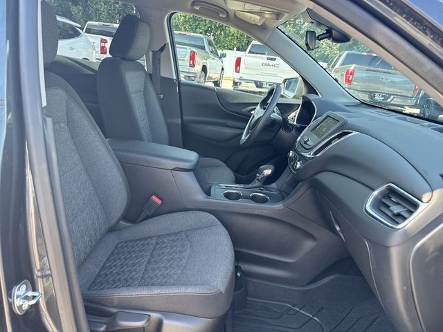 Chevrolet Equinox Vehicle Full-screen Gallery Image 30