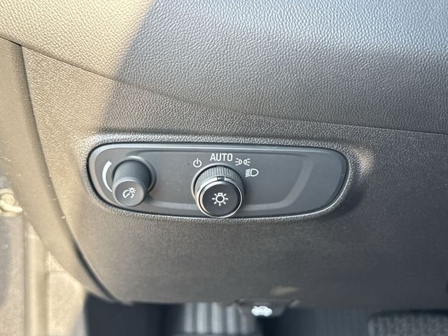 Chevrolet Equinox Vehicle Full-screen Gallery Image 37