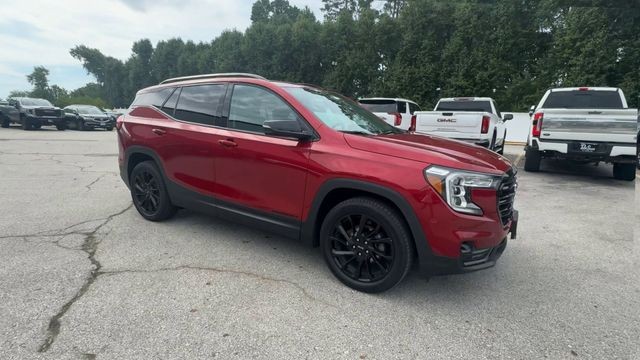 GMC Terrain Vehicle Full-screen Gallery Image 02