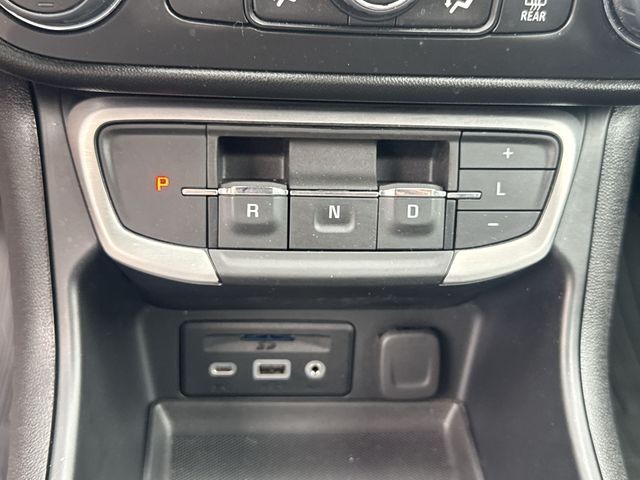 GMC Terrain Vehicle Full-screen Gallery Image 19
