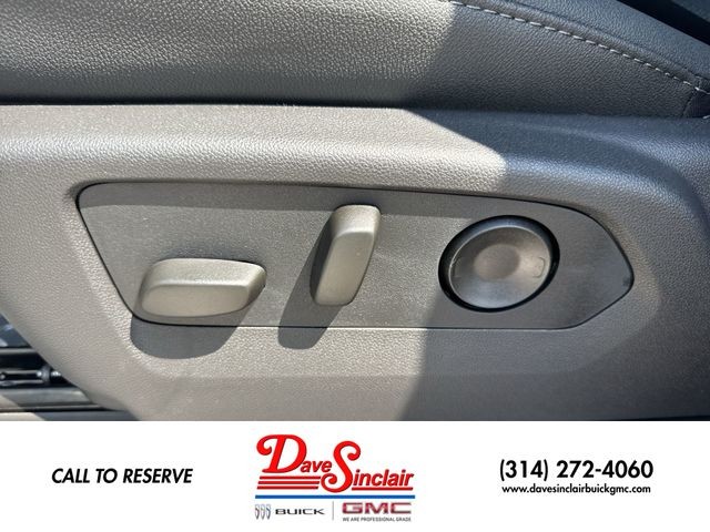GMC Sierra 2500HD Vehicle Full-screen Gallery Image 12