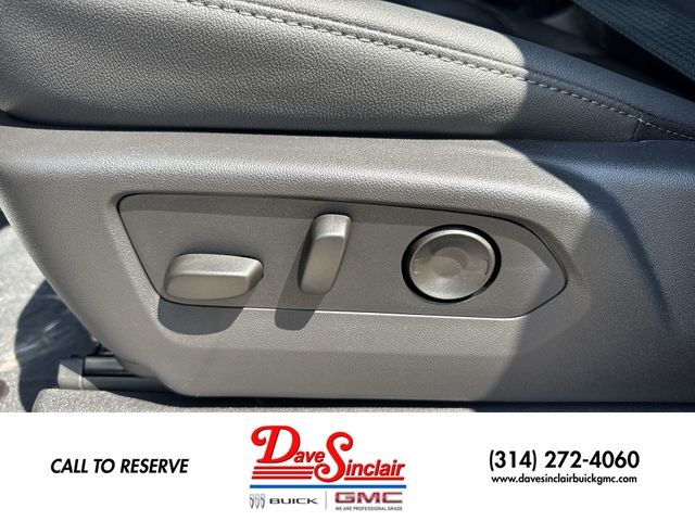 GMC Sierra 2500HD Vehicle Full-screen Gallery Image 12