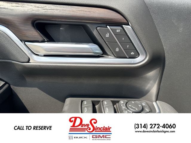 GMC Sierra 2500HD Vehicle Full-screen Gallery Image 13