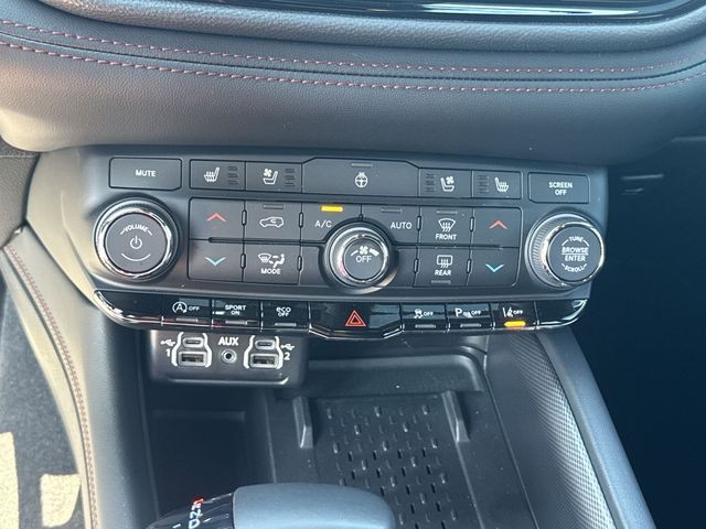 Dodge Durango Vehicle Full-screen Gallery Image 22