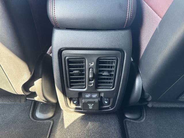 Dodge Durango Vehicle Full-screen Gallery Image 26