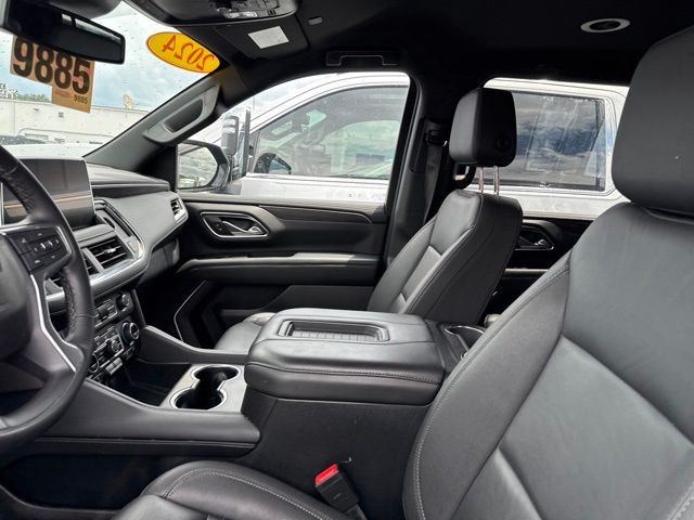 Chevrolet Suburban Vehicle Full-screen Gallery Image 15