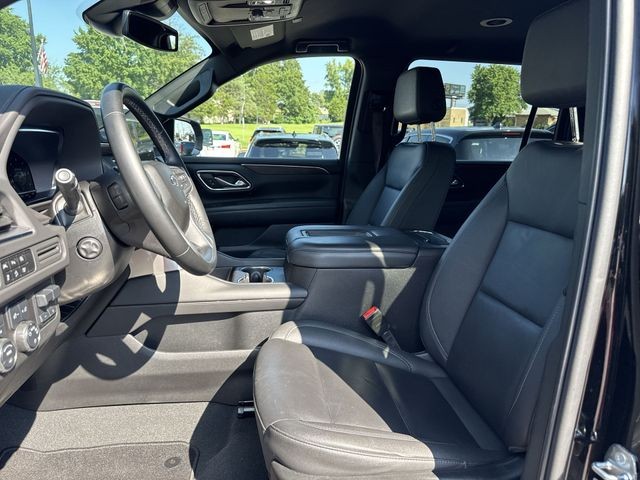 Chevrolet Suburban Vehicle Full-screen Gallery Image 23