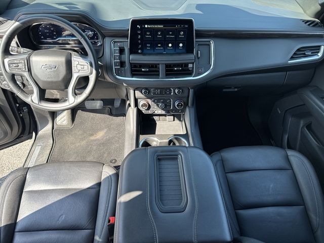 Chevrolet Suburban Vehicle Full-screen Gallery Image 24