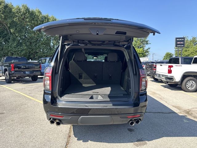 Chevrolet Suburban Vehicle Full-screen Gallery Image 30
