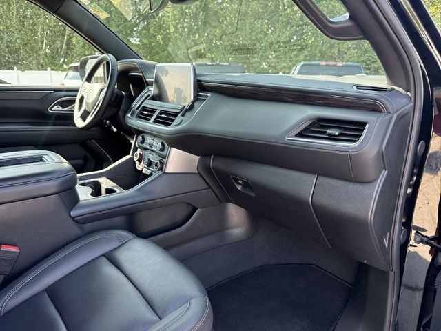 Chevrolet Suburban Vehicle Full-screen Gallery Image 33