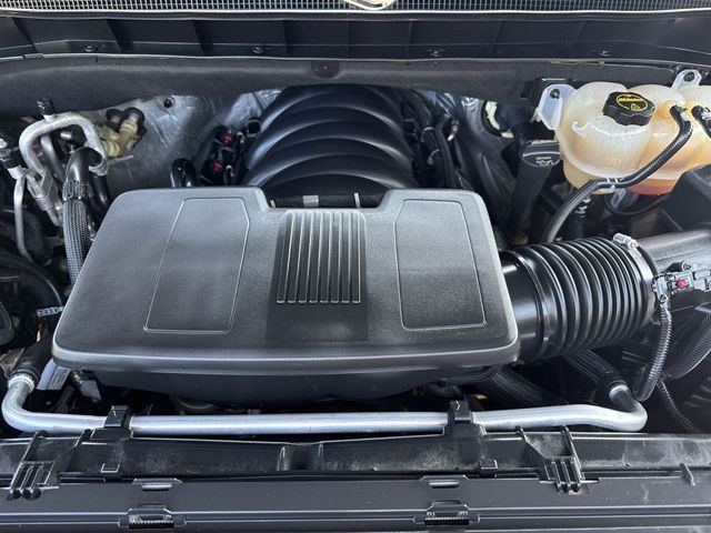 Chevrolet Suburban Vehicle Full-screen Gallery Image 34