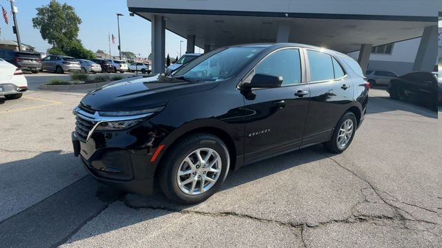Chevrolet Equinox Vehicle Full-screen Gallery Image 05