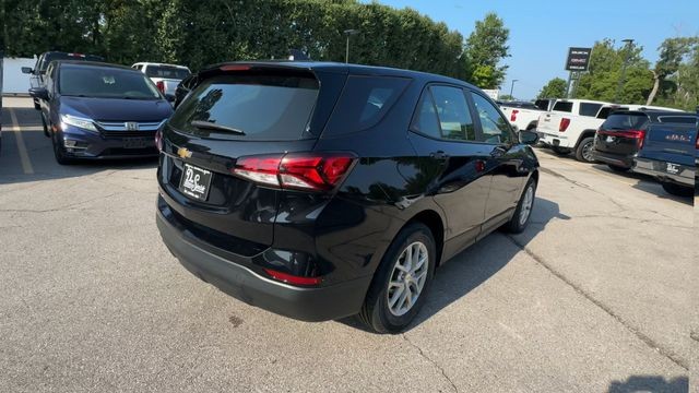 Chevrolet Equinox Vehicle Full-screen Gallery Image 10