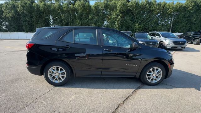 Chevrolet Equinox Vehicle Full-screen Gallery Image 11