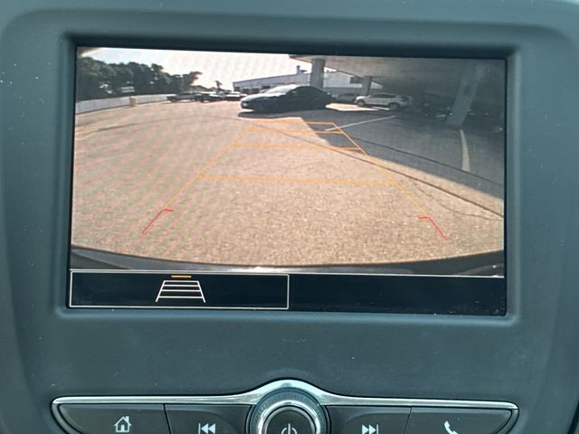 Chevrolet Equinox Vehicle Full-screen Gallery Image 18