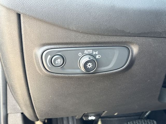 Chevrolet Equinox Vehicle Full-screen Gallery Image 37